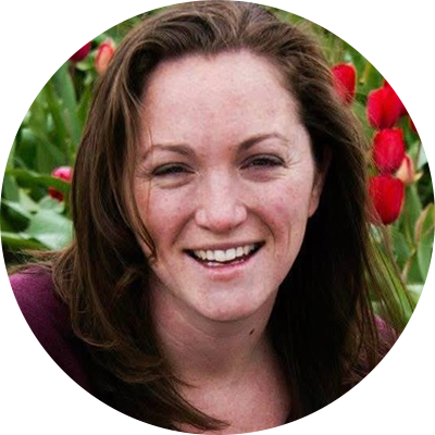 Carolyn Peterson Headshot