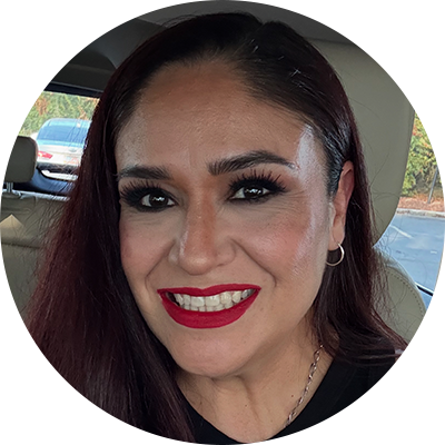 Julia Cruz Headshot